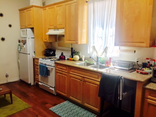 Kitchen - 4390 Irvine Ave