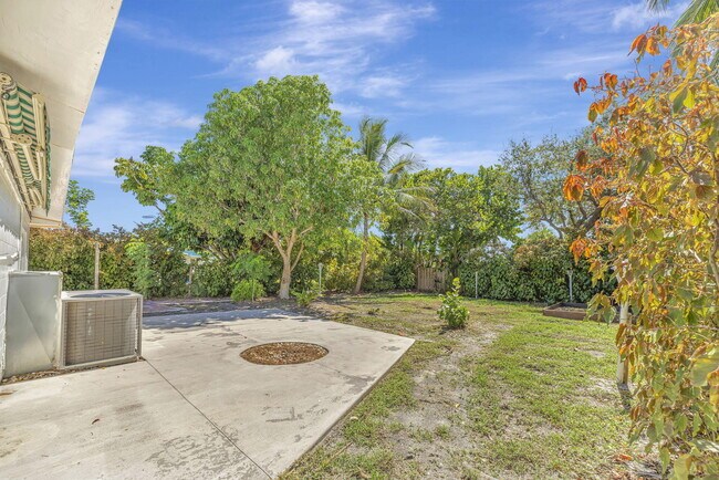 Foto del edificio - 1911 Cypress Ave