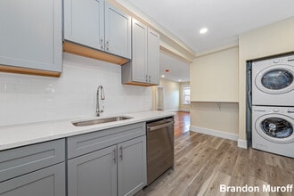 Building Photo - 44 Brackett St