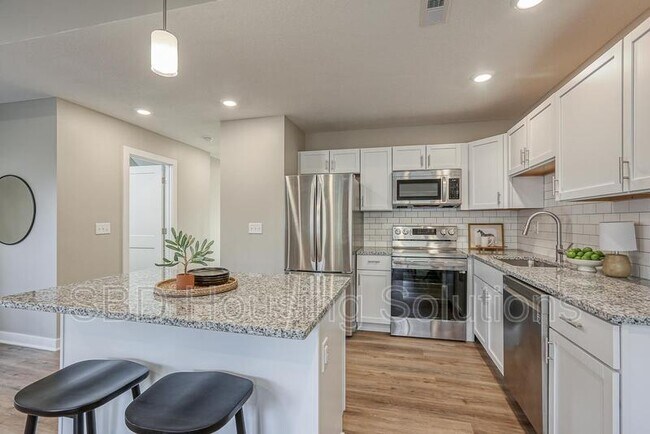 Building Photo - 2916 S Harvard Ave