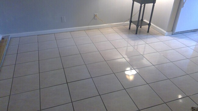 Living room - 1132 NE 17th Ave