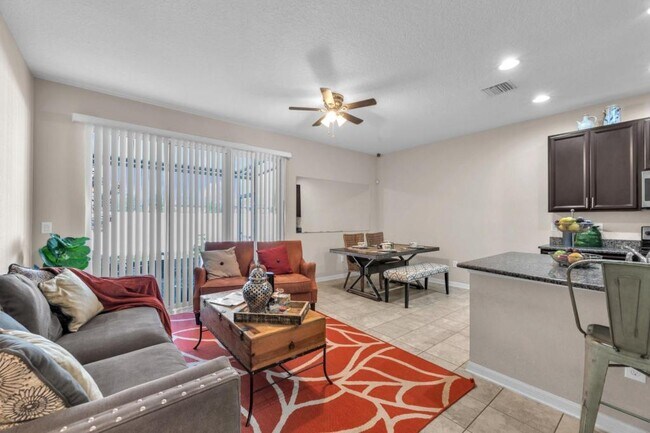 Foto del edificio - 7085 Woodchase Glen Dr