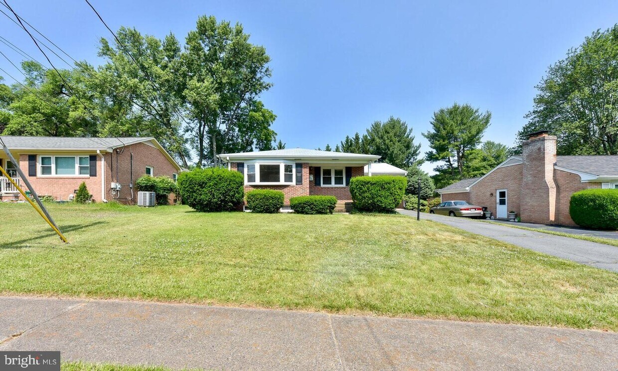 315 Valley View Ave SW, Leesburg, VA 20175 House Rental in Leesburg