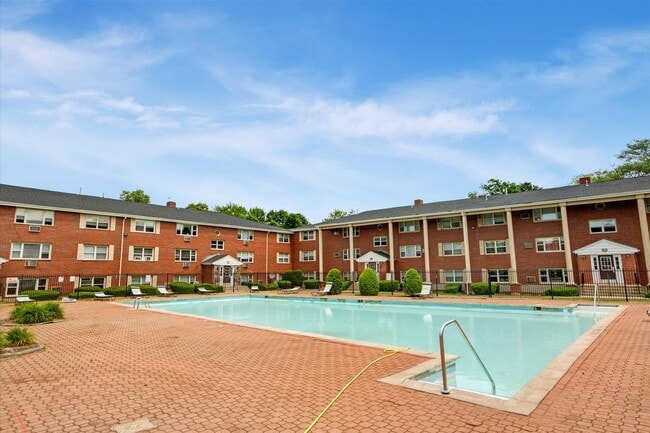 Foto del edificio - Francis Crossing Apartment Homes