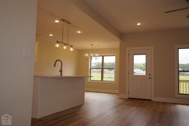 Building Photo - 3 Bedroom, 2 Bath Home in Brookland