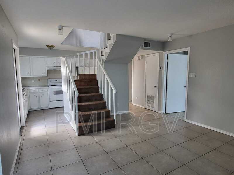 Primary Photo - 300 N 11th St