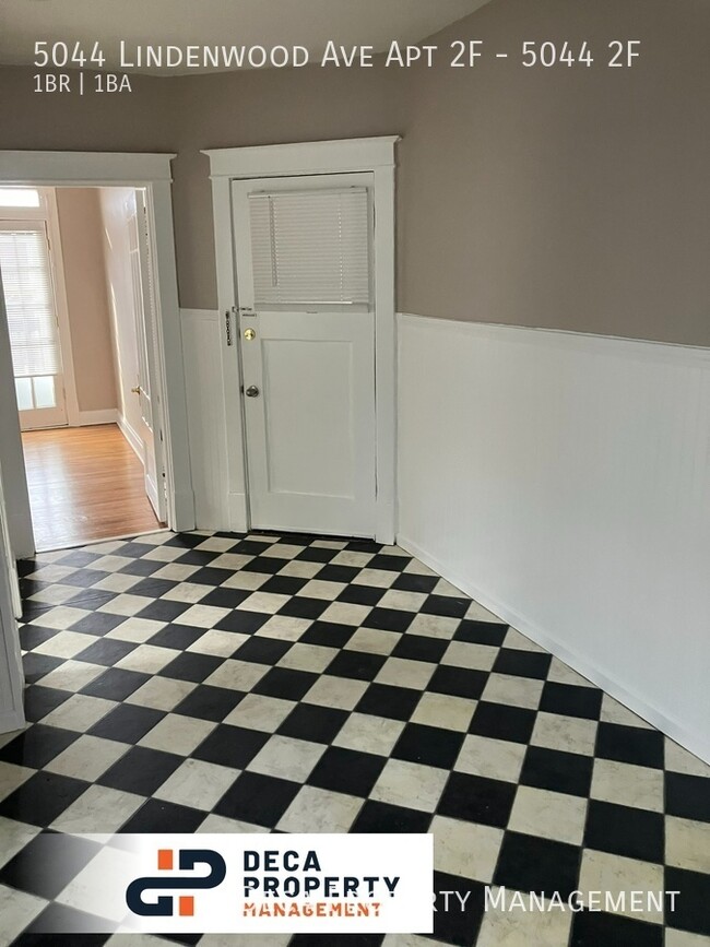 Building Photo - 5044 Lindenwood Ave