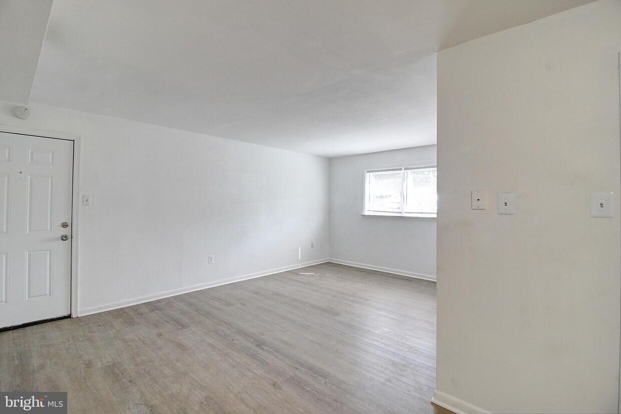 10 E 16th St Unit 3, Frederick, MD 21701 Room for Rent in Frederick