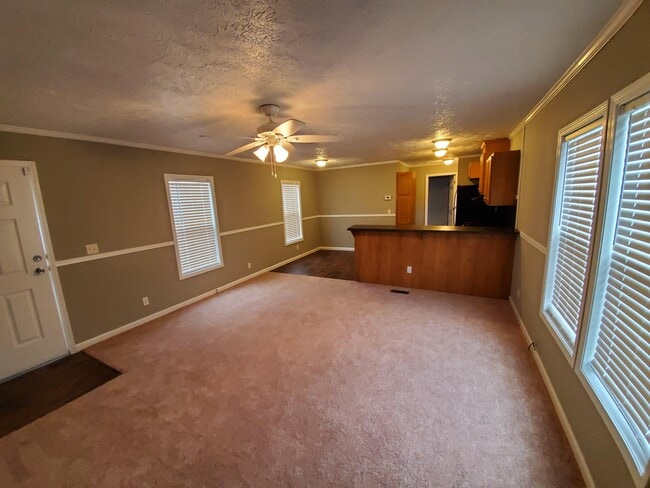 Building Photo - 201 Hickory Ct