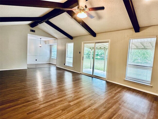 Building Photo - 1504 Sagebrush Dr