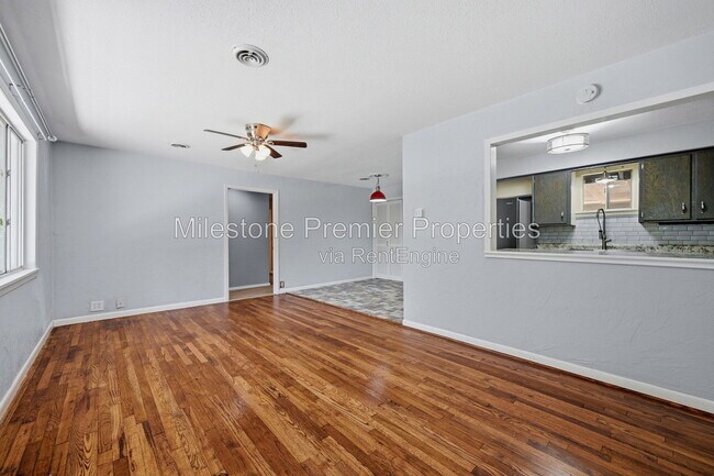 Foto del edificio - 101 Lakewood Ln
