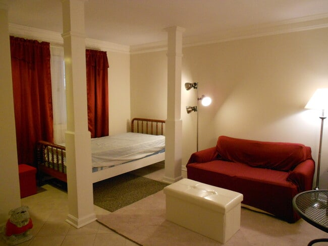 Photo - Studio 40- East Campus House