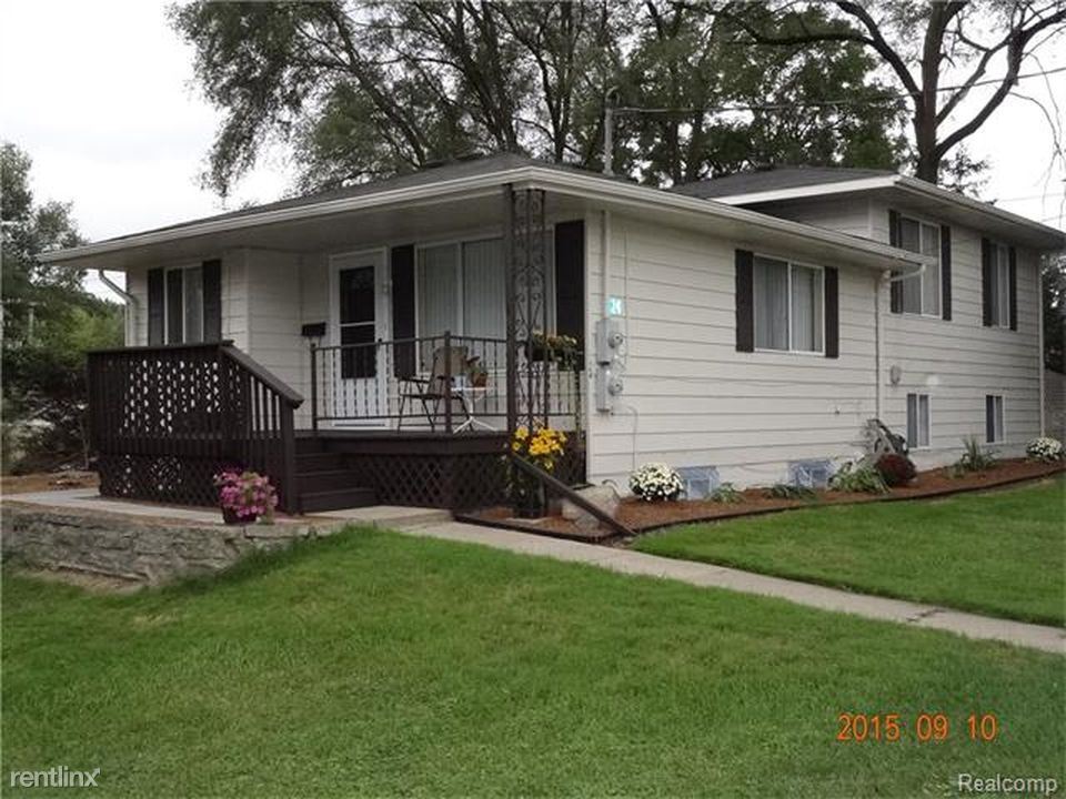 Primary Photo - 124 Campbell St