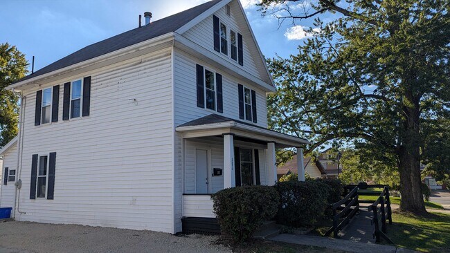 Foto del edificio - 305 Plummer St