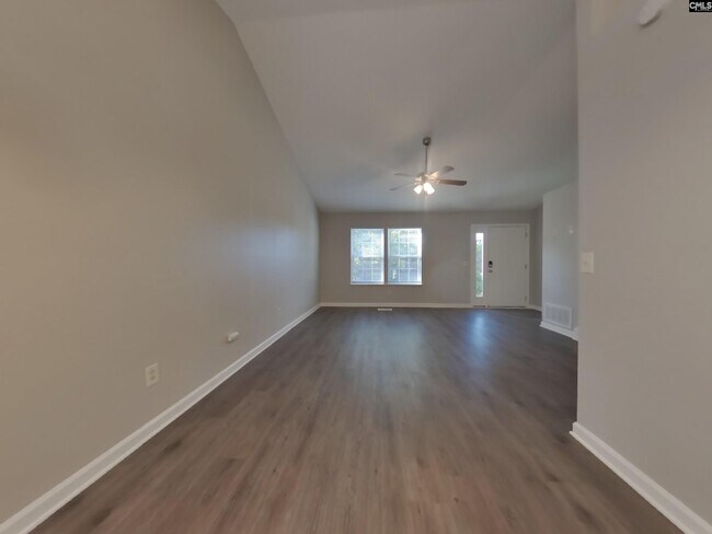 Building Photo - 64 Sweet Thorne Cir