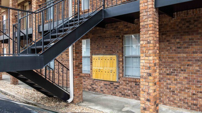 Foto del edificio - Hardy Manor Apartment Homes