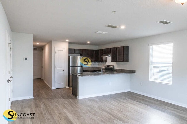 Building Photo - 6408 Sweetbay Ln