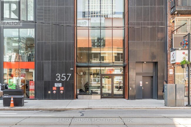 Building Photo - 357 King St W