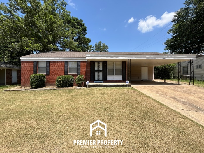 3BR/1.5BA Memphis Rental with Tile Flooring, Brick Fireplace & Fenced Yard - 3BR/1.5BA Memphis Rental with Tile Flooring, Brick Fireplace & Fenced Yard