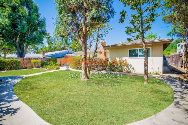 Foto del edificio - 5155 Harriett Cir
