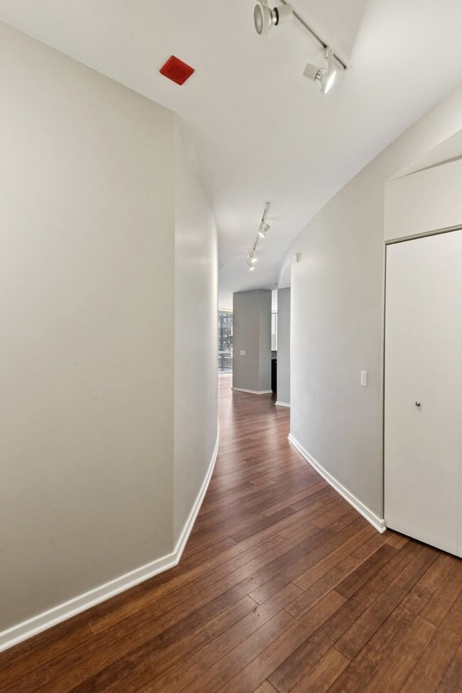 Foto del edificio - 123 S Green St