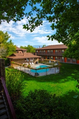 Primary Photo - FREE UTILITIES!!   GREAT VIBES!!