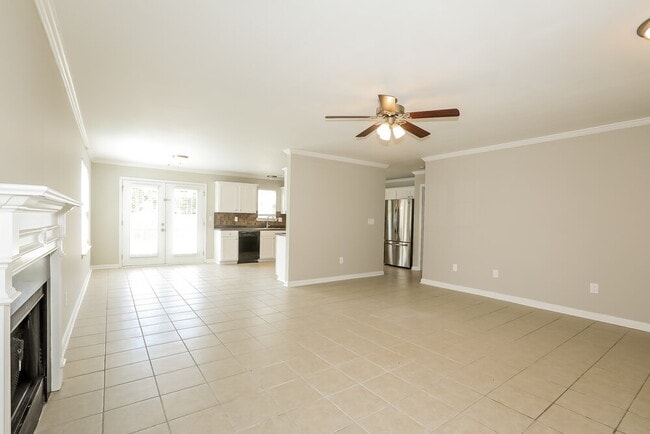 Foto del edificio - 505 Walnut Woods Dr