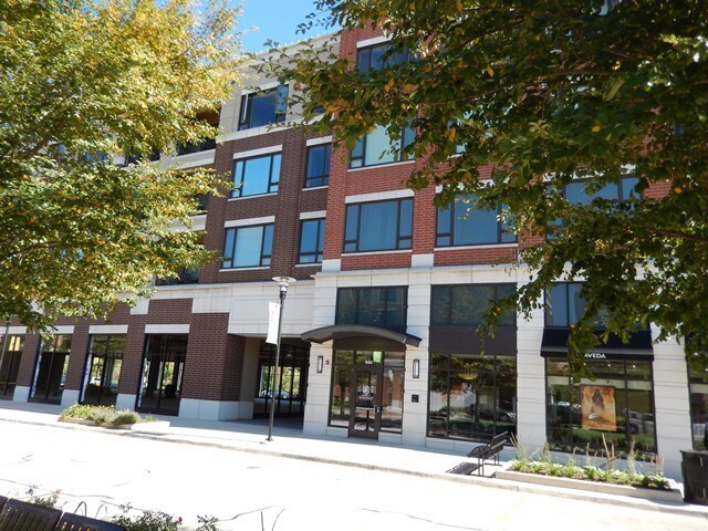 Foto del edificio - 850 Village Center Dr