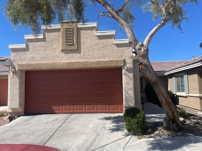 Foto principal - Carry Over Showing: This property has been...