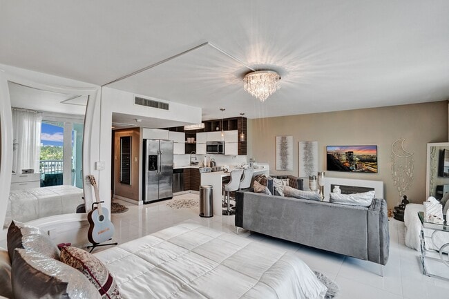 Photo - 5401 Collins Ave Apartment