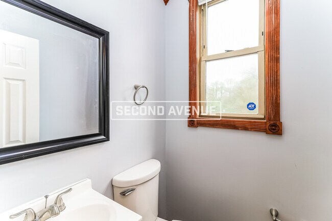 Foto del edificio - 739 Woodlawn Ave