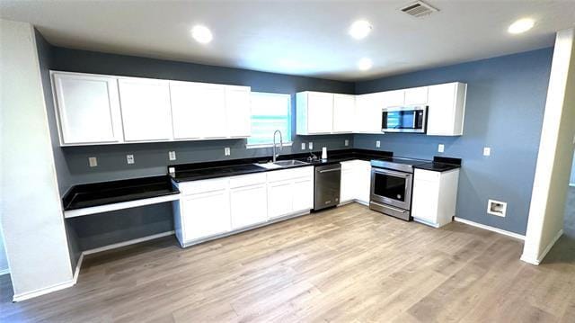 Foto del edificio - 817 Lark Dr