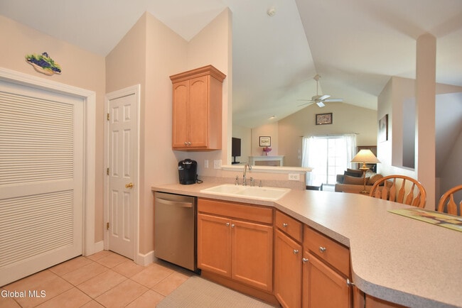 Foto del edificio - 328 Ballston Ave