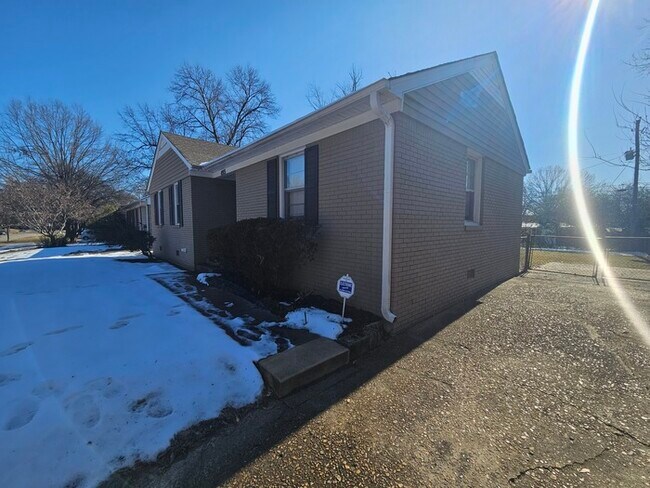 Building Photo - 4915 Marianne Ln