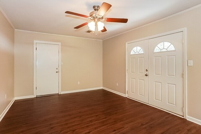 Foto del edificio - 3 Bedroom Brick Home