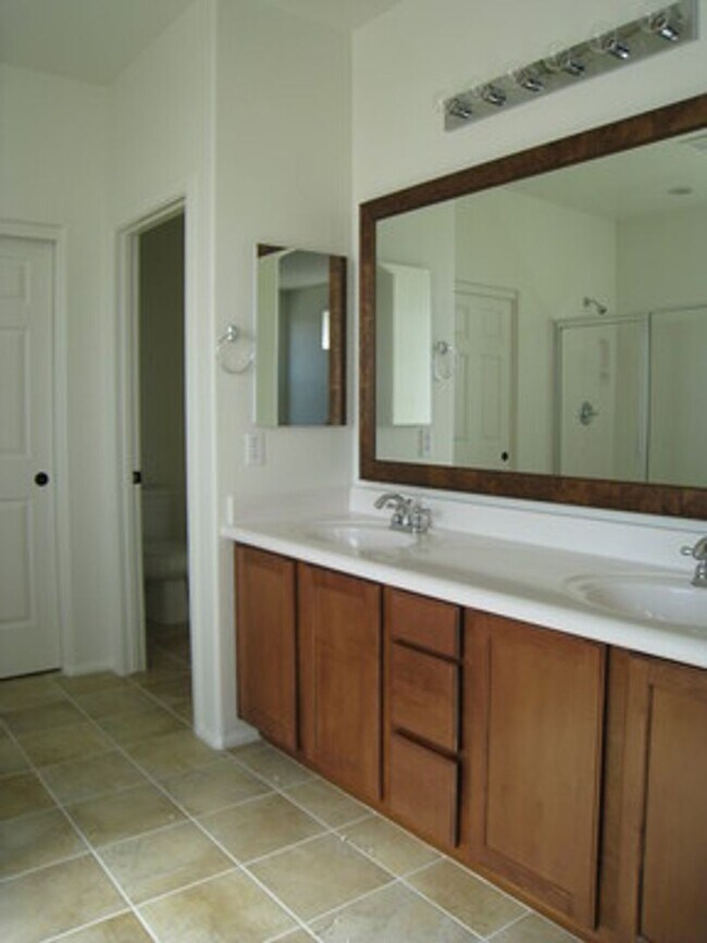Foto del edificio - Gorgeous 5 bedroom home in Tartesso