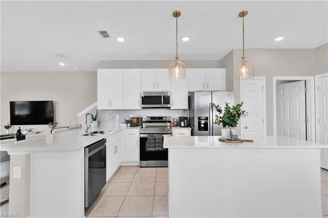 Building Photo - 42826 Pk Vw Dr