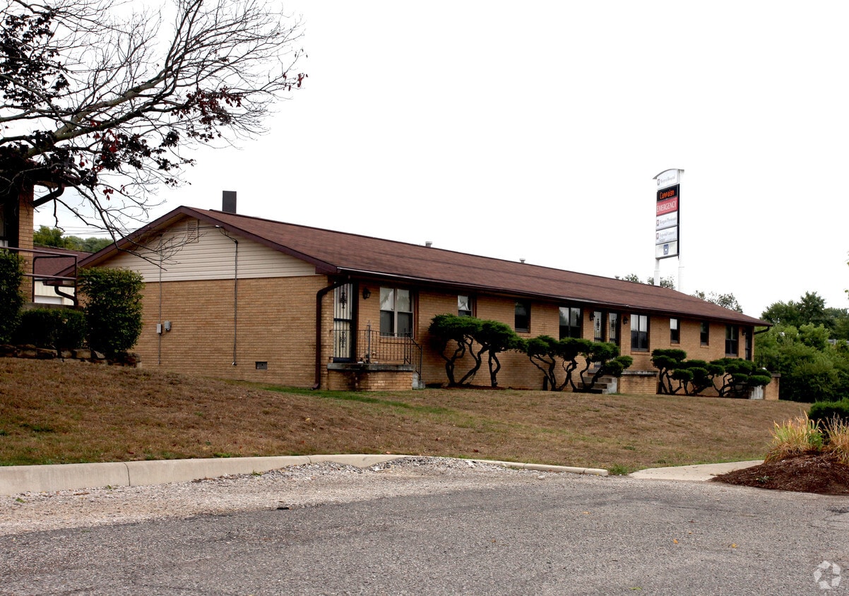 Primary Photo - 66-98 Sunnydale Dr