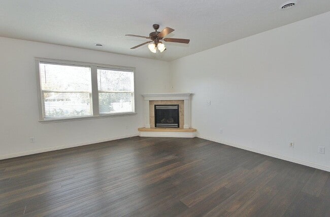 Building Photo - 2047 S Ice Bear Way