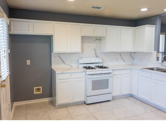 Foto del edificio - 5714 Turner Oaks