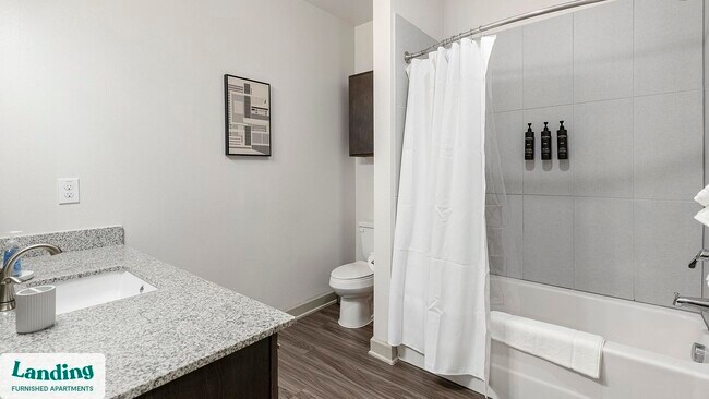 Foto del edificio - 2800 NE Green Oaks Blvd