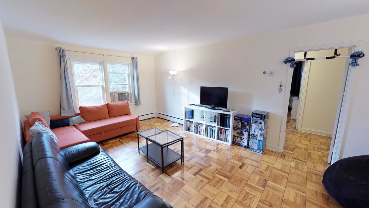 Photo - Tri Star Apartments