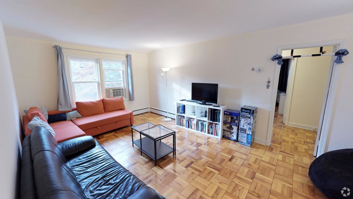 Photo - Tri Star Apartments