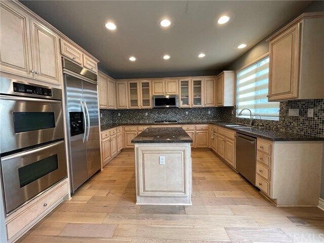Building Photo - 8602 Candlewood St