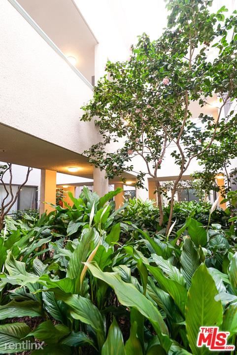 Foto del edificio - 150 Ocean Park Blvd