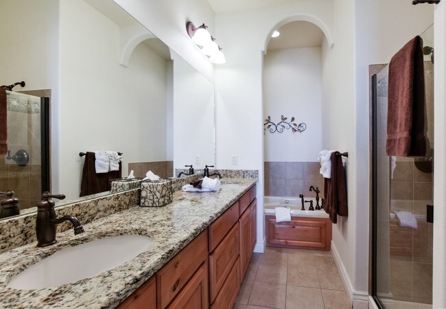 Interior Photo - The Cliff at Indian Point