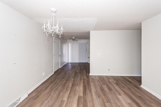 Foto del edificio - 444 Academy Rd