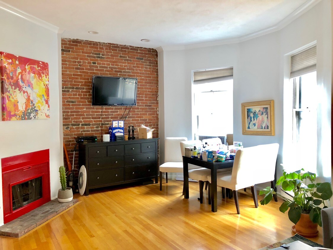 Primary Photo - 300 Columbus Ave