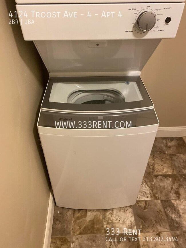 Foto del edificio - 4124 Troost Ave