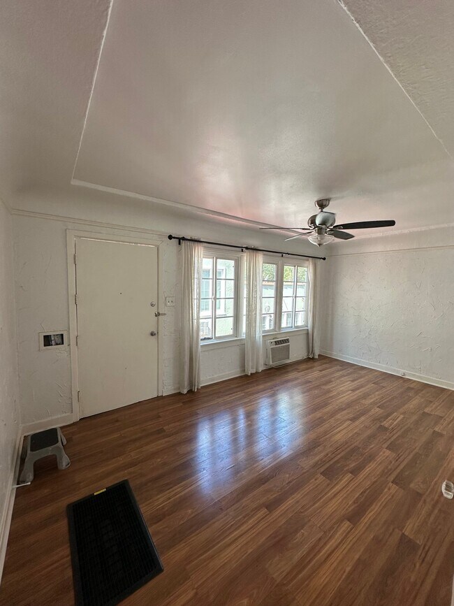 Foto del edificio - 1538 Silver Lake Blvd